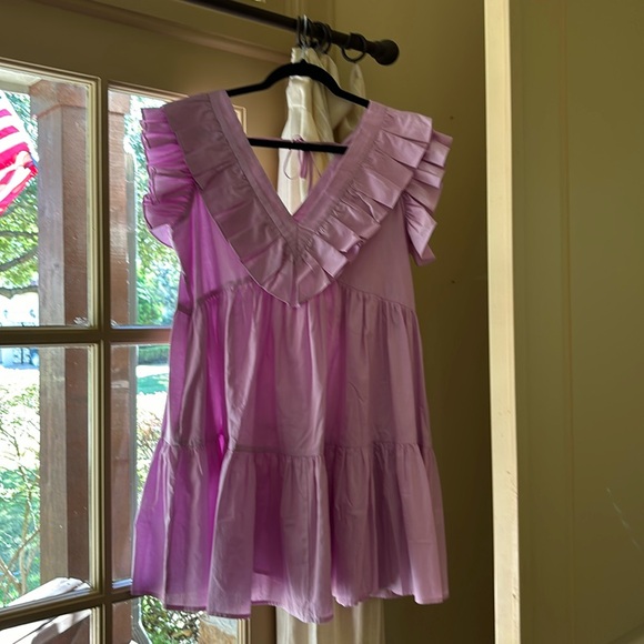 Super flattering and fun purple dress - Picture 2 of 3